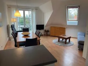 Ostseewelle Niendorf Parkplatz nur für Autos bis 1,50m Höhe - Häven