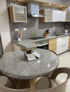 ¡Hermoso Apartamento en Loma Real!