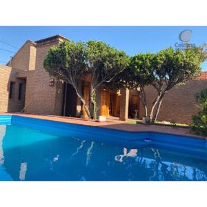 Casa tradicional, amplia y funcional