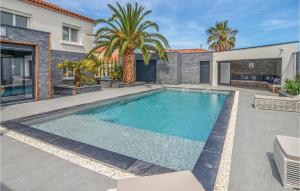 obrázek - Stunning Home In Agde With Wifi, Heated Swimming Pool And Swimming Pool