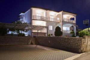 Apartments by the sea Okrug Gornji, Ciovo - 20055