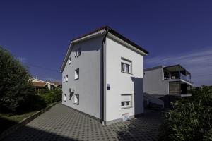 Apartments with a parking space Lopar, Rab - 20169