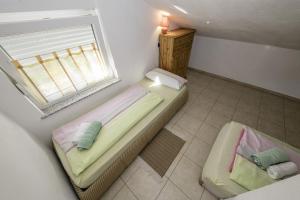 Apartments with parking space Lopar, Rab - 20169