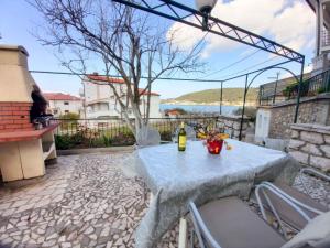 Apartment in Supetar - Insel Brac 42678 