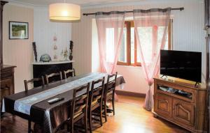 Gorgeous Home In Osse-En-Aspe With Wifi