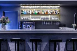 Hidden Lake Hotel & Apartments - 坎布里奇