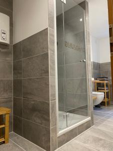 FeWo Ostrau, neues Bad, neue Küche, zentral, Sandstein-Ferien, Terrasse