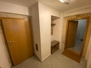 FeWo Ostrau, neues Bad, neue Küche, zentral, Sandstein-Ferien, Terrasse