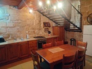 Charming 17th Cent House of Character in the famous 3 Cities, right next to Valletta