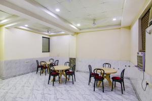 FabHotel Devise Residency