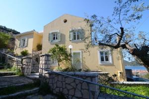 Yellow House Ithaca Ithaka Greece