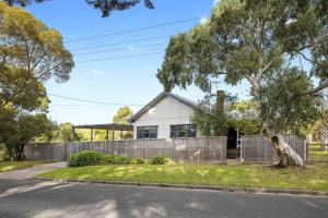 Coastal Charm Dog Friendly home by Custom Bnb Hosting