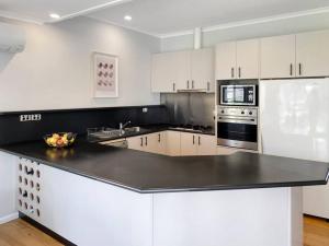 Coastal Charm Dog Friendly home by Custom Bnb Hosting