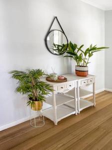 Coastal Charm Dog Friendly home by Custom Bnb Hosting