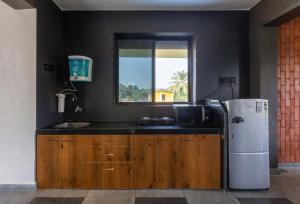 Two Villa by StayVista with Infinity Pool, Farm & Mountain Views, Modern Interiors