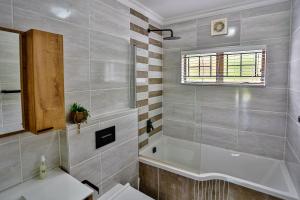 JMK at 49 LaPirogue - Families only