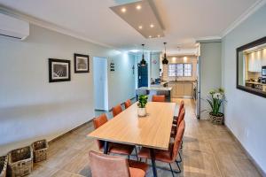 JMK at 49 LaPirogue - Families only