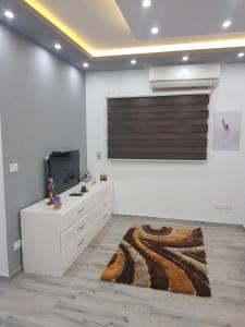 Flat 01 bed room. Sea Street. Hadaba Area.