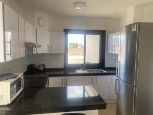 Apart Hotel Lovely 2 bed Apartment 7A3, Victoria Court 1, Los Cristianos,Tenerife