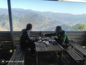 Nhà hàng Nhà nghỉ Dù Lượn Khau Phạ