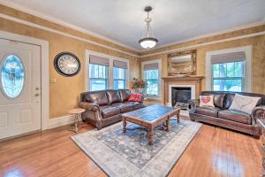 Burgaw House w Large Covered Porch & Swing!