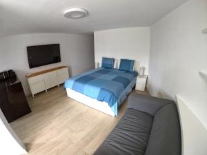 Parque Santiago I - Studio Apartment