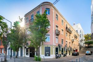 Whome - Brand New Luxury 4-Bed with Riverside Views & AC