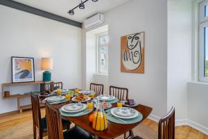 Whome - Brand New Luxury 4-Bed with Riverside Views & AC