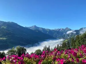 Ferienhaus Zillertal Panorama Blick Balkon Sauna - Zellbergeben