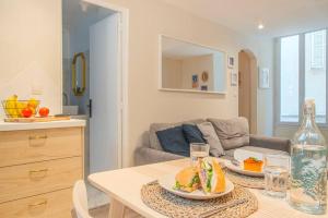 Au pied de Notre Dame de la Garde