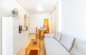 Stunning Apartment In Torrevieja