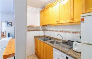 Stunning Apartment In Torrevieja