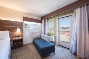 Standard King Room with Mobility Accessible Tub room in Holiday Inn Express Grover Beach-Pismo Beach Area an IHG Hotel