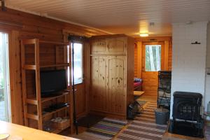 Cozy Cabin by the Lake