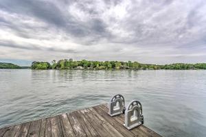 Private Dock and Slip Lake Hamilton Hideaway!