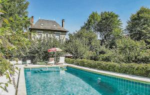 Maisons de vacances Awesome home in Terrasson-Lavilledieu with 5 Bedrooms, WiFi and Outdoor swimming pool : photos des chambres