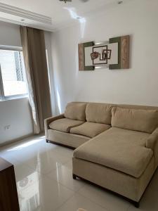 Apto confortável com 2 quartos a 300mt da praia.