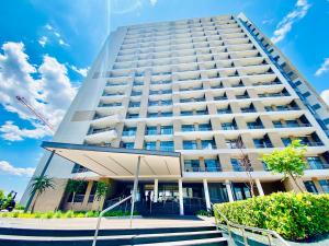 Menlyn Maine Residences - Paris king sized bed