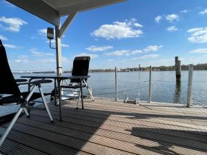 Hausboot Janne Lübeck Inclusive Kanu nach Verfügbarkeit SUP und WLAN 50 MBit s Flat