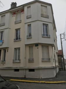 Appartements Maison du Bonheur l Art de vivre a la francaise Logement entier avec parking : photos des chambres