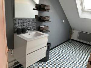 Maisons de vacances Maison entiere +place parking +garage si besoin : photos des chambres