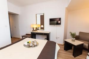 Single Room with Pool & Side Sea View room in Mati Hotel