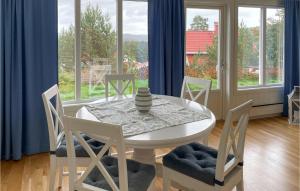 3 Bedroom Cozy Home In Tvedestrand