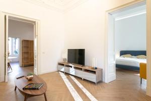 Emanuele house