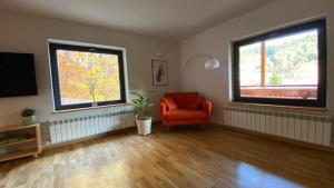 V13 Wild Cabin - Traditional mountain cabin with cosy modern rooms