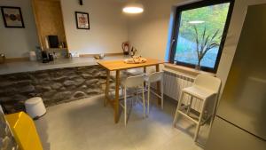 V13 Wild Cabin - Traditional mountain cabin with cosy modern rooms