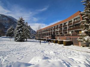 Studio Montagne près des Pistes et Commerces - 4 Couchages - Parking Privé - FR-1-330F-90