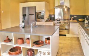 Lovely Home In Valojoulx