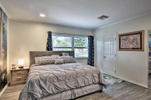 8 Mi to Universal Orlando Studio with Fire Pit!