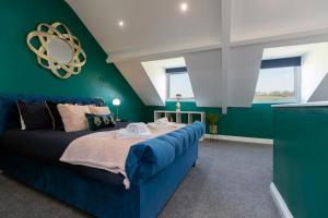 Auckland View - a comfy & spacious 4bed with views